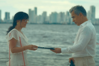 Este es el último episodio de "Betty, la fea: La historia continua, en el cual vemos a Armando entregándole los papeles de divorcio a Betty.