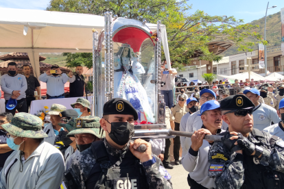 El presidente Daniel Noboa firmó el Decreto Ejecutivo 106 que suspende la jornada laboral en Loja el 20 de agosto de 2025 por la romería de la Virgen de El Cisne.