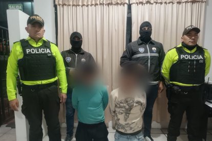 Dos adultos con antecedentes penales fueron detenidos en Sauces Norte en Loja.