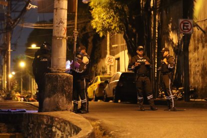 El lugar fue cercado por la Policía para investigar lo sucedido.