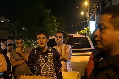 Los extranjeros indicaban que su lucha es por los niños de la comunidad