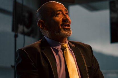 Andrés Garzón tiene más de 35 años de trayectoria como actor y director de teatro y televisión.