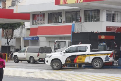 Robo con víctima mortal en gasolinera en el centro de Guayaquil.