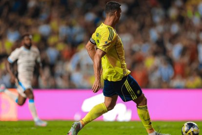 Cristiano Ronaldo da la asistencia clave que acerca a Al Nassr a la victoria.