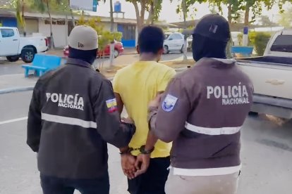 Según el expediente judicial, el sujeto atacó a la víctima en su dormitorio, mientras se encontraba con una amiga.