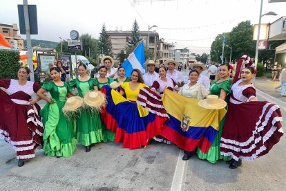 Manta conquista escenarios en Italia a través de la danza y las artes