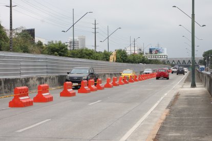Obra paralizada en Los Ceibos, norte de Guayaquil.