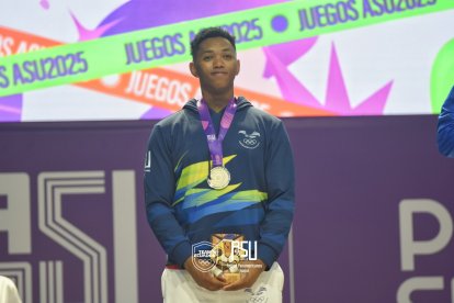 Vicente Braulio se colgó una de las últimas medallas en las pesas.