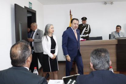 Pabel Muñoz llegó acompañado de Fernanda Racines, vicealcaldesa de Quito.