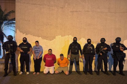 Dos de los tres detenidos registran antecentes penales.