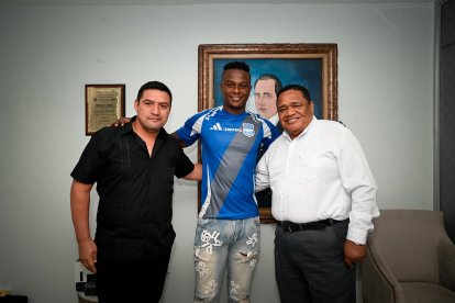 José 'Tin' Angulo cuando fue presentado en Emelec hace apenas dos meses.
