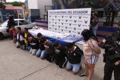 Doce personas fueron capturadas durante diez allanamientos.