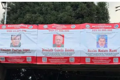 Cartel con el rostro de Nicolás Maduro apareció en Quito.