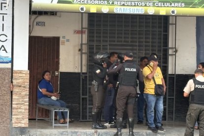 La víctima era trabajador del local y allí lo asesinaron.