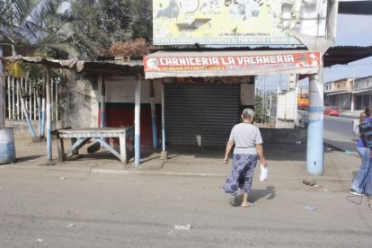 Moradores retienen al presunto sicario: Tras el asesinato del joven carnicero, vecinos de la cooperativa Trinidad de Dios capturaron al atacante y lo entregaron a las autoridades.