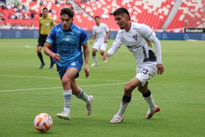 El empate 1-1 fue sentido como derrota por las aspiraciones albas.