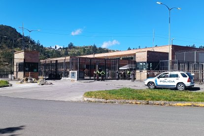 Siete privados de libertas son procesados por dos asesinatos cometidos en la cárcel de Turi, en Cuenca.