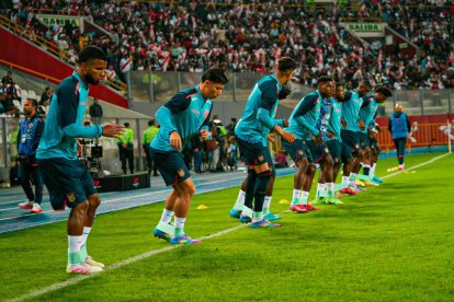 La selección de Ecuador juega su último partido de visitante ante Paraguay, en Asunción.
