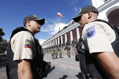 El palacio presidencial se encuentra cercado previo a la visita del secretario estadounidense.