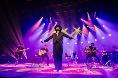 El chileno recorrerá Quito, Guayaquil y Cuenca con una propuesta acústica.