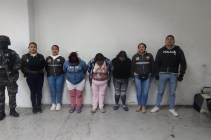 Las mujeres serían familiares directos de los niños explotados.