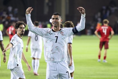 Cristiano Ronaldo y su festejo tras marcar su segundo gol ante Armenia.