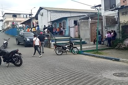 El cuerpo de Keneth Mendoza Betancourt fue encontrado dentro de su domicilio, a pocos metros del malecón de Tachina.