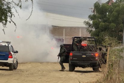 El sector El Prado de Montecristi vivió una mañana de violencia y terror con un ataque armado y carro incinerado