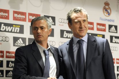 José Mourinho y Jorge Valdano, quien fue director deportivo del Real Madrid.