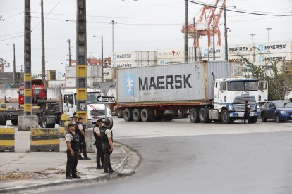 La terminal portuaria está ubicada en el sur de la ciudad.