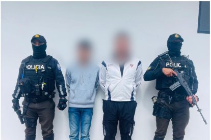 Las personas que fueron detenidas durante operativo en Loja.