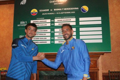Andrés Andrade de Ecuador (i) y Damir Dzumhur de Bosnia abrirán la serie en Quito.