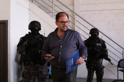 La rueda de prensa se realizó en las instalaciones de Aeropolicial, en Guayaquil.