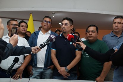 Se suspende el paro de transportistas en Pichincha.