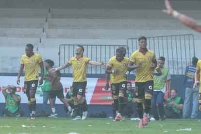 Barcelona se puso adelante en el marcador ante Emelec en el Clásico del Astillero.