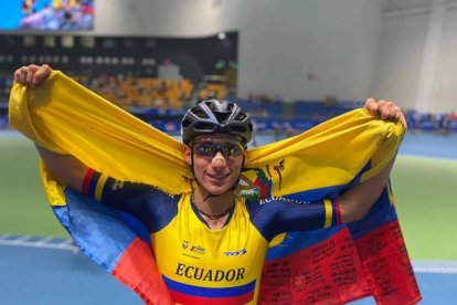 Joaquín Loyola se llevó el oro en la categoría juvenil 5.000 metros por puntos.