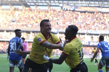 Octavio Rivero puso el primer gol de Barcelona en la goleada al Capwell.