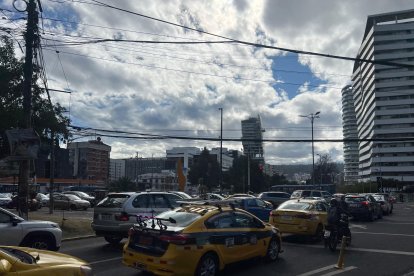 Así lucía esta mañana de lunes 15 de septiembre de 2025 la avenida Naciones Unidas, en intersección con la 10 de Agosto.