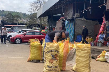 En el Mercado Mayorista hay escasez de productos.