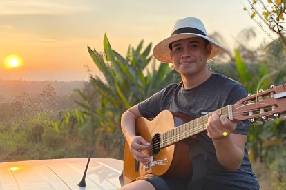 El músico Alejandro Carreño, oriundo de La Concordia, es una de las víctimas del accidente de tránsito ocurrido la noche de este miércoles en La Unión de Quinindé.