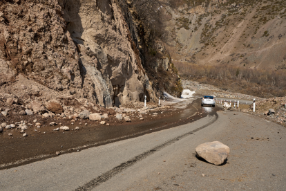Vías cerradas en Ecuador al amanecer de hoy, jueves 18 de septiembre.