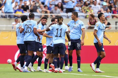Manchester City recibe a Napoli en la primera fecha de la Champions League 2025-26.
