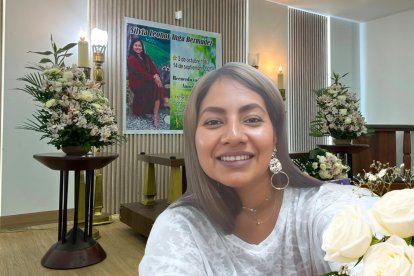 os familiares de Silvia Inga están devastados por su trágico deceso. Sus restos fueron velados en una sala de velación.