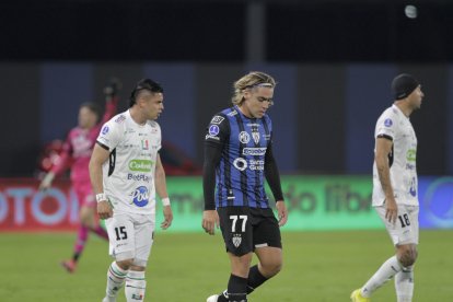 Los jugadores de Independiente del Valle se lamentaron tras caer en casa ante Once Caldas. Esperan mejorar su juego para remontar la serie en Colombia