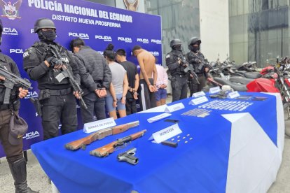 Detenidos son trasladados para continuar con el proceso judicial correspondiente.