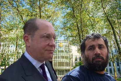 Alexei Schacht, abogado de alias Fito, acompañó a su cliente durante la audiencia de este viernes 19 de septiembre de 2025 en Nueva York.