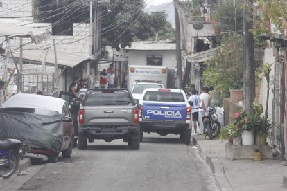 El doble crimen generó alarma en Bastión Popular.