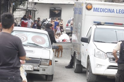 Jordy Pincay es una de los dos hombre asesinados. Su cuerpo fue trasladado a la morgue.