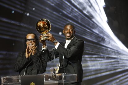 Ousmane Dembélé recibió el Balón de Oro 2025.