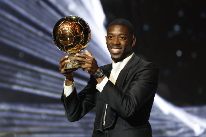 Ousmane Dembele del PSG ganador del Balón de Oro 2025.
